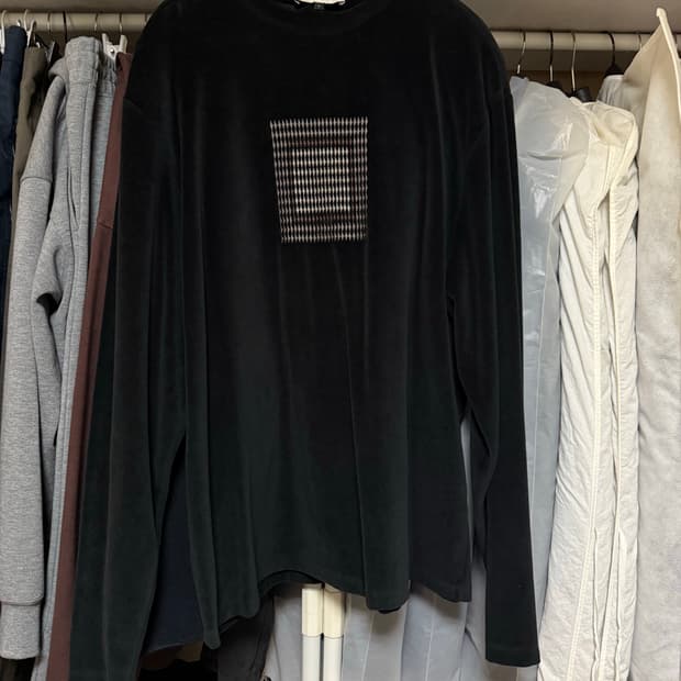 아모멘토 벨벳 티셔츠