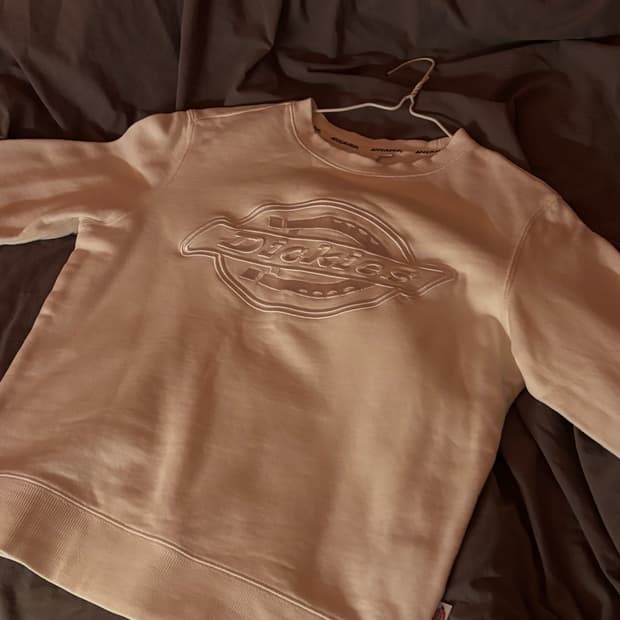 디키즈 맨투맨 롱슬리브