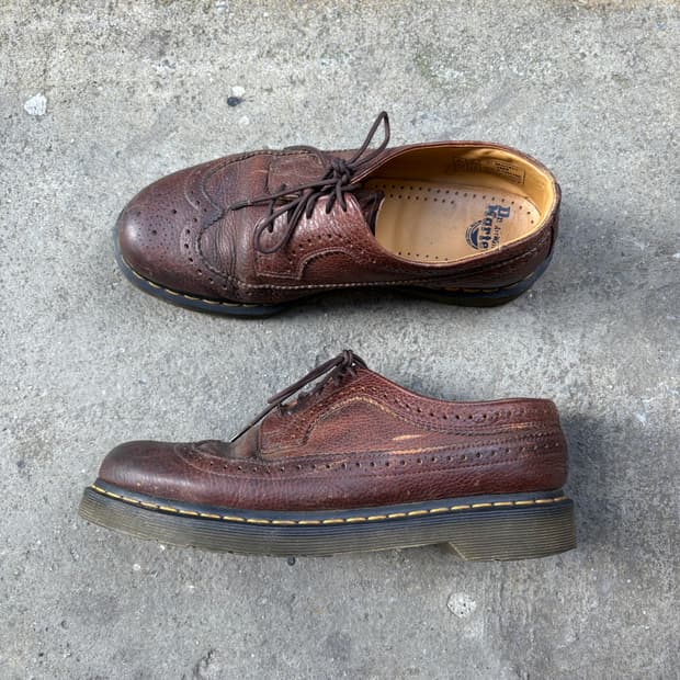 Dr. Martens 닥터마틴 윙팁 로퍼 (270)