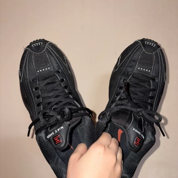 나이키 샥스 r4 블랙 235