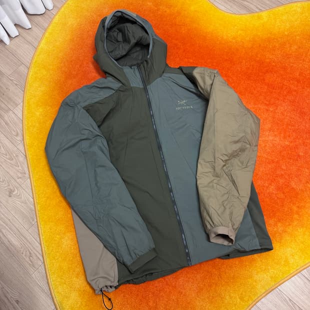 아크테릭스 아톰 후디 램파이어 타츠 포리지 패딩자켓