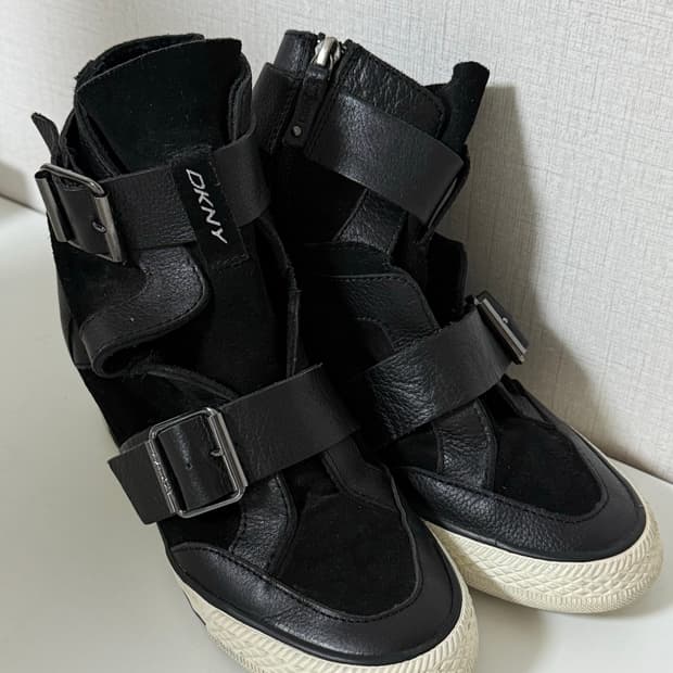DKNY 2014FW Buckle Strap Wedge Snekers