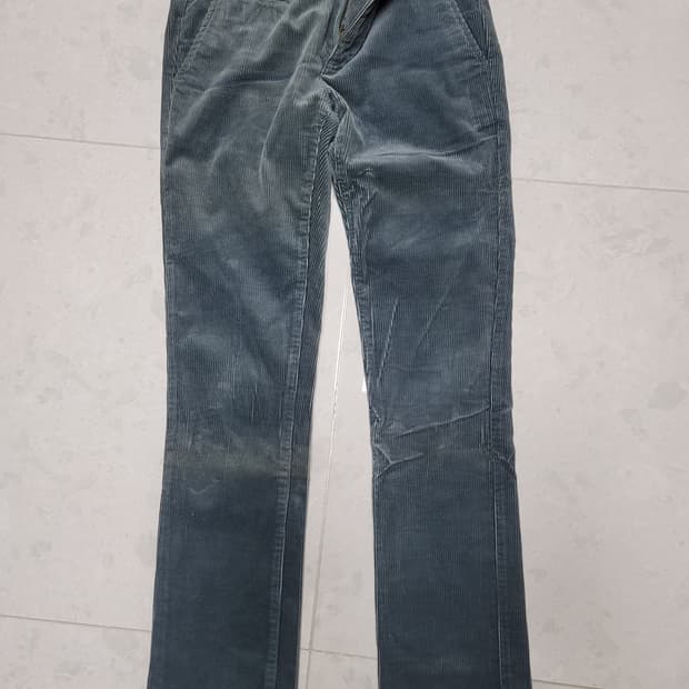 폴로 코튼99 골덴바지 4사이즈 상태굿

키즈사이즈