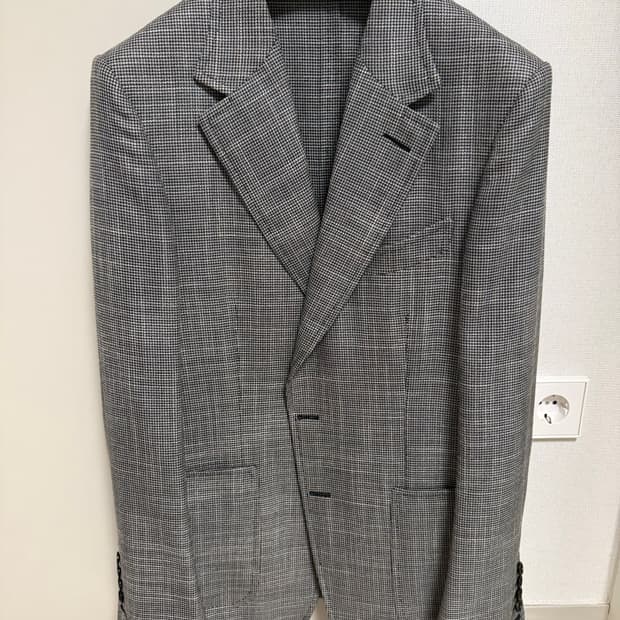 톰포드 쉘튼 스포츠코트 48R 사이즈