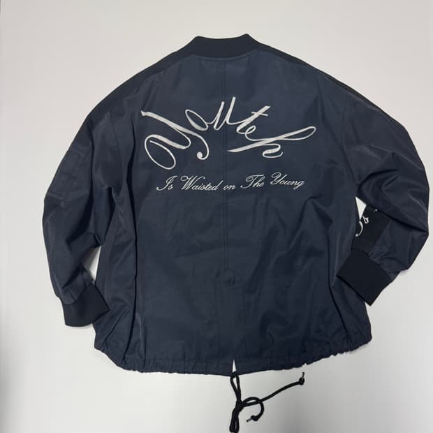 여성 LAP 랩 뒷 프린팅 암 포켓 봄버 자켓 네이비