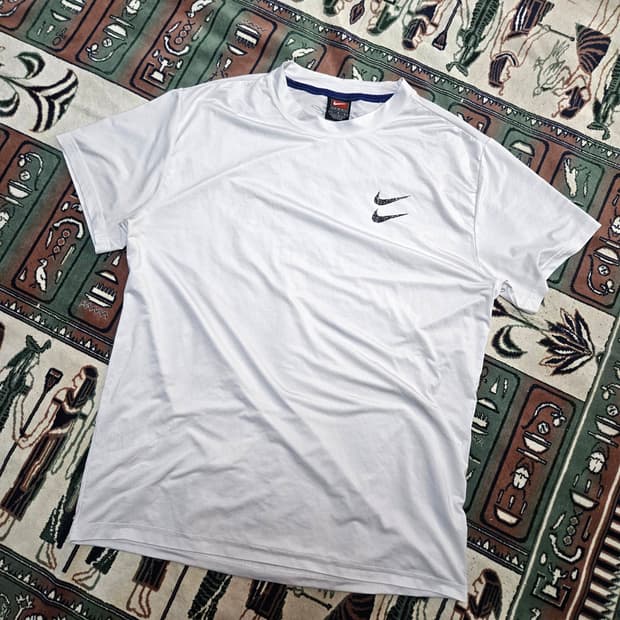 나이키(Nike) 90's 올드스쿨 기능성 더블스우시 반팔티셔츠