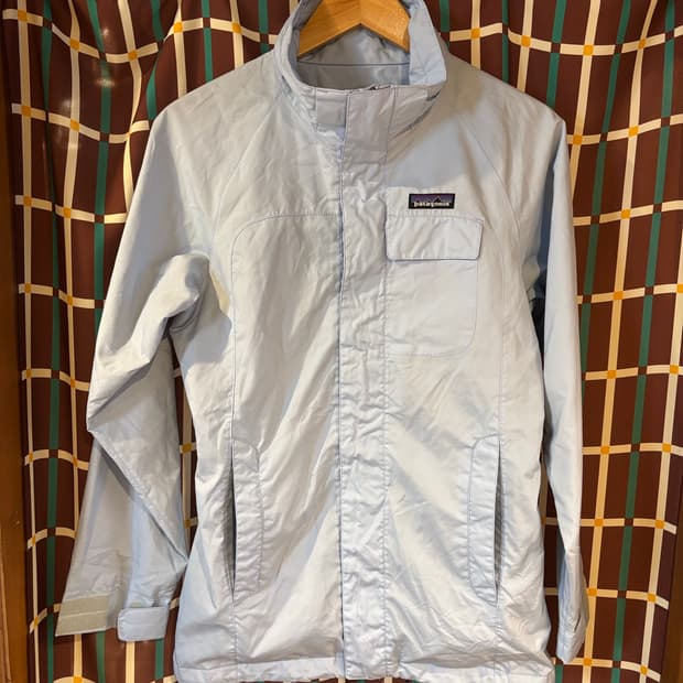 파타고니아 라이트블루 바람막이 자켓