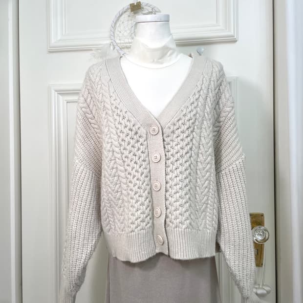 ivory twist basic cardigan(size-M)