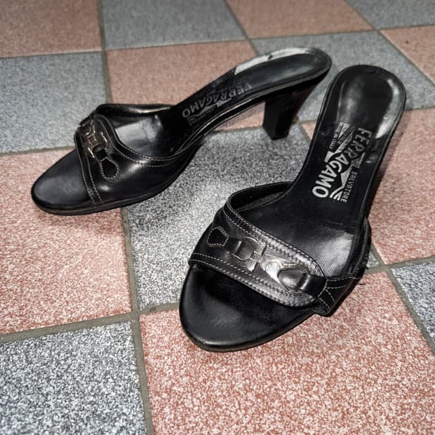 Salvatore ferragamo 살바토레 페레가모 블랙 샌들 힐