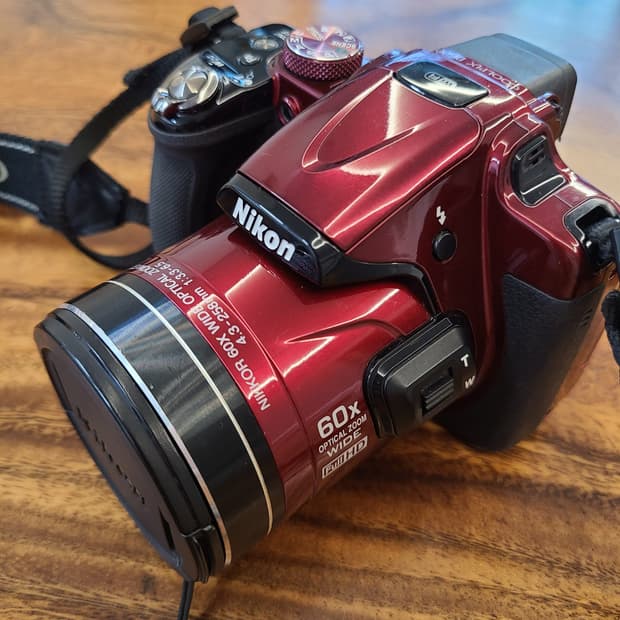 [초희귀 매물] 니콘 COOLPIX P600 시선강탈 버건디 레드