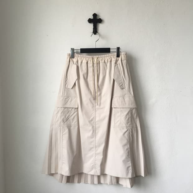 back pleats point cago skirt
