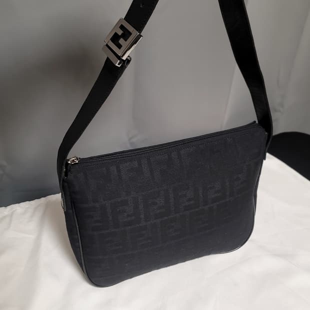 정품 펜디 가방 토트백,숄더백2way(디올샤넬보테가루이비통구찌셀린느생로랑