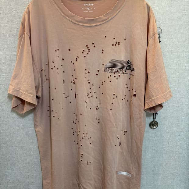 Satisfy tee