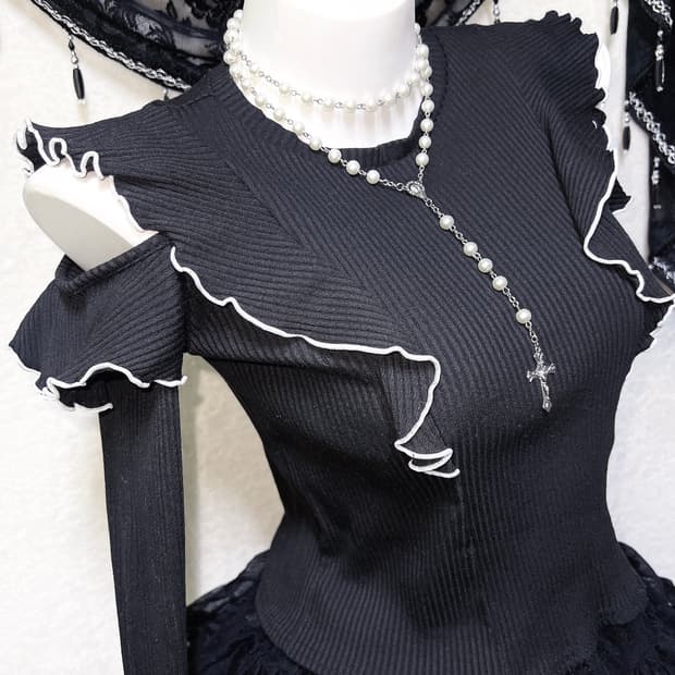 로맨틱갸루 고딕 고스로리 프릴 러플 숄더트임 로걀탑 공겜여주 핀터 오네