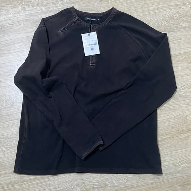 해칭룸 더블 헨리넥 블랙 M 팝니다.