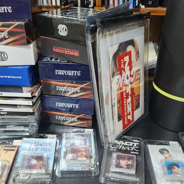 NCT CD 및 굿즈 일괄