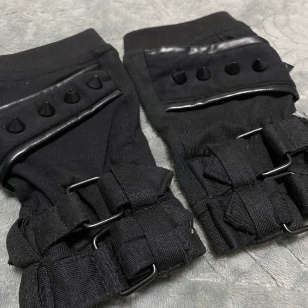 락샵 포이즌 인더스트리 스터드 핸드워머 고스펑크 락시크 펑크룩