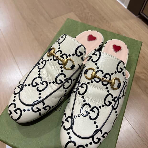 구찌 프린스타운GG 가죽블로퍼