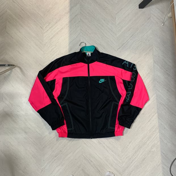나이키 아트모스 트랙자켓 s사이즈