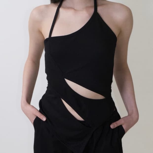 페인츄얼 Cut-out Halter Tank Top 나시 슬리브