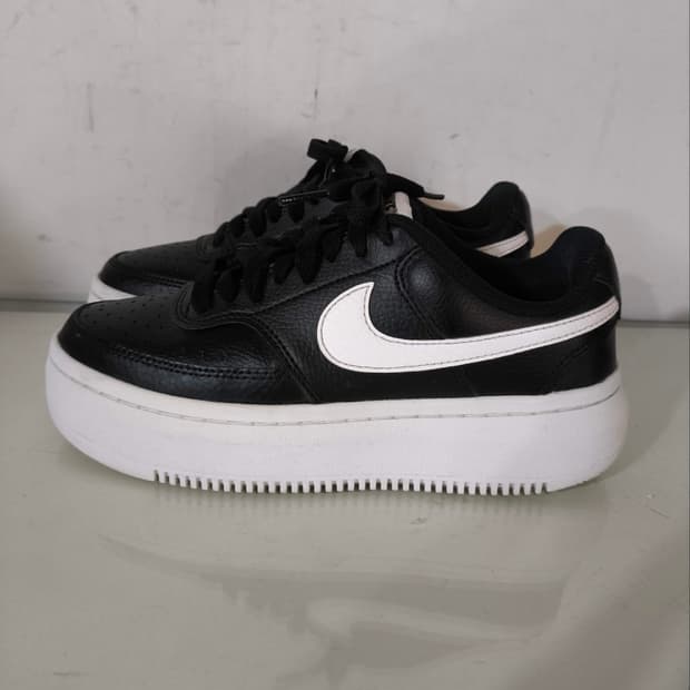 235mm 나이키 코트비젼 알타 키높이 스니커즈