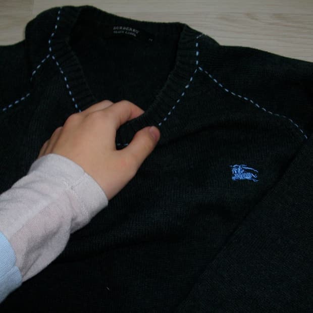 버버리 블랙라벨 스티치 니트