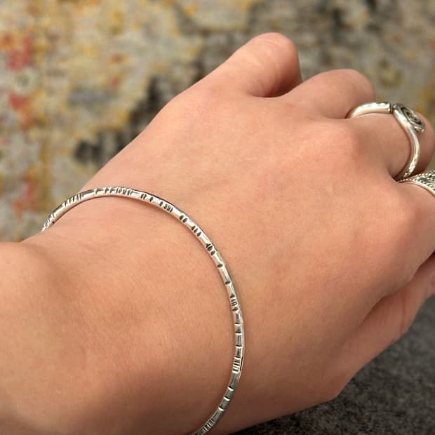 Rhythm Line 925Silver Bangle