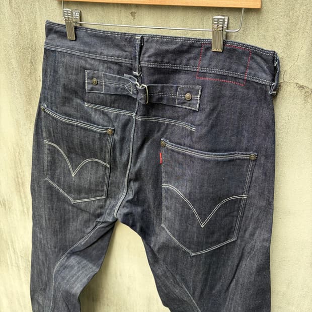 리바이스 엔지니어드 진 투포켓 신치백