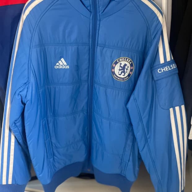 아디다스 첼시 콜라보 패딩