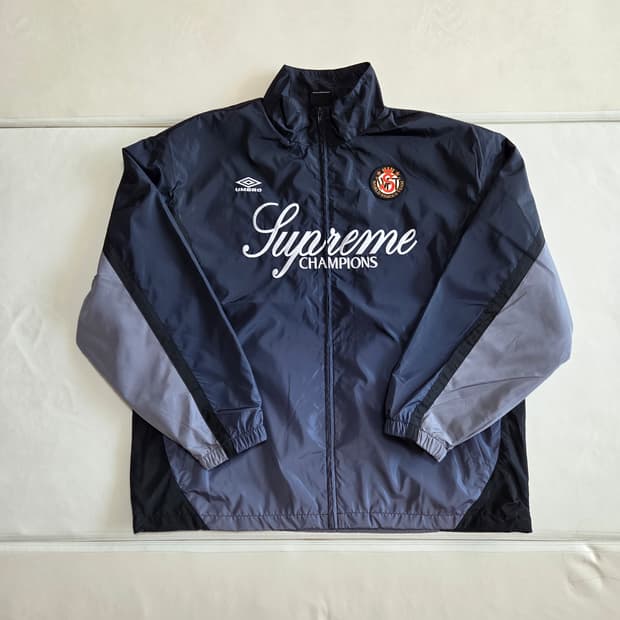 슈프림 x 엄브로 그라디언트 트랙 자켓 블랙 L사이즈 새상품 급처