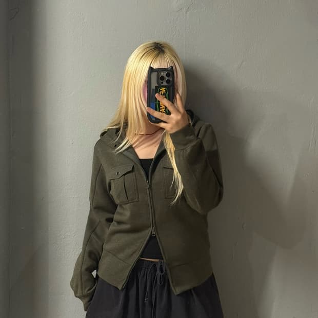 pocket detail 2-way hood zip-up