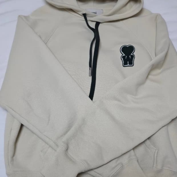 아미 하트 로고 후드