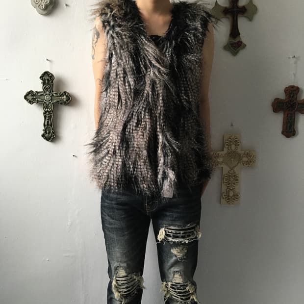 Fake fur feather mood vest