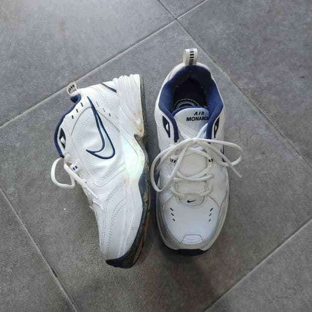 245 나이키 에어모나트4 런닝화 슈즈 운동화