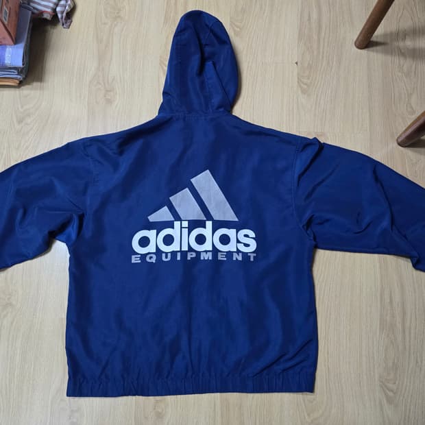 아디다스 이큅먼트 빅로고 바람막이 100사이즈