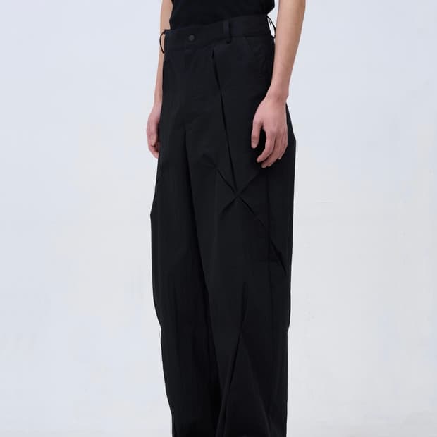 KASAKASA Pleated Curve Pants