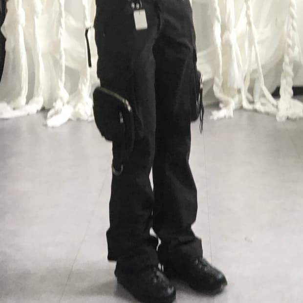 Out pocket point pants