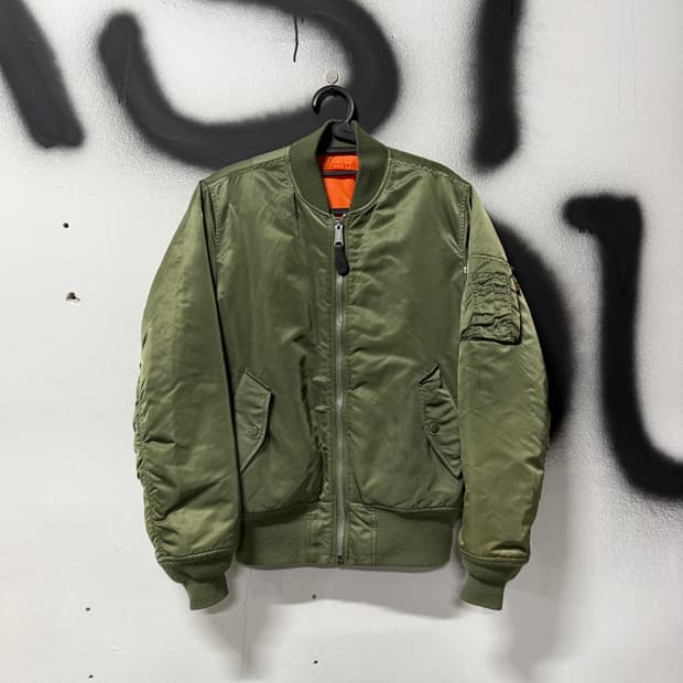 알파인더스트리 USA 리버시블 Ma-1 플라이트 봄버 자켓