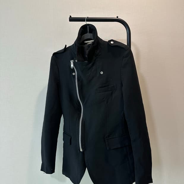 꼼데가르송 옴므 풀러스 2011 축융 폴리 라이더 디테일 블레이져