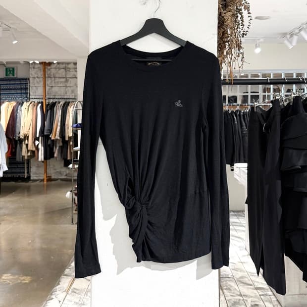 비비안 웨스트우드 앵글로매니아 블랙 트위스트 롱 슬리브