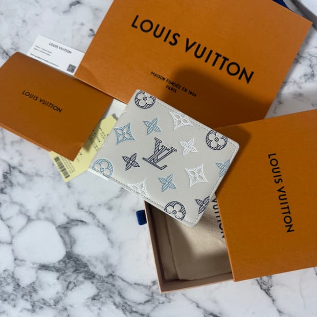 26/4 신상 루이비통 멀티플 월렛 반지갑
