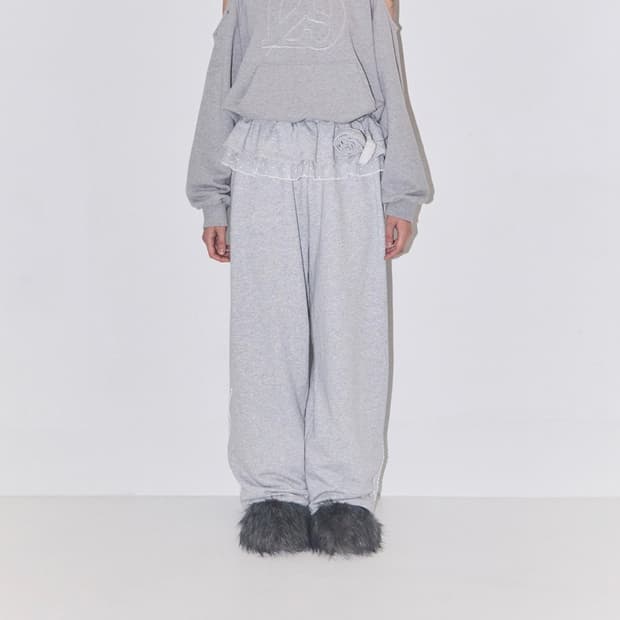 일리고 블룸 러플 레이스 스웻 팬츠 그레이