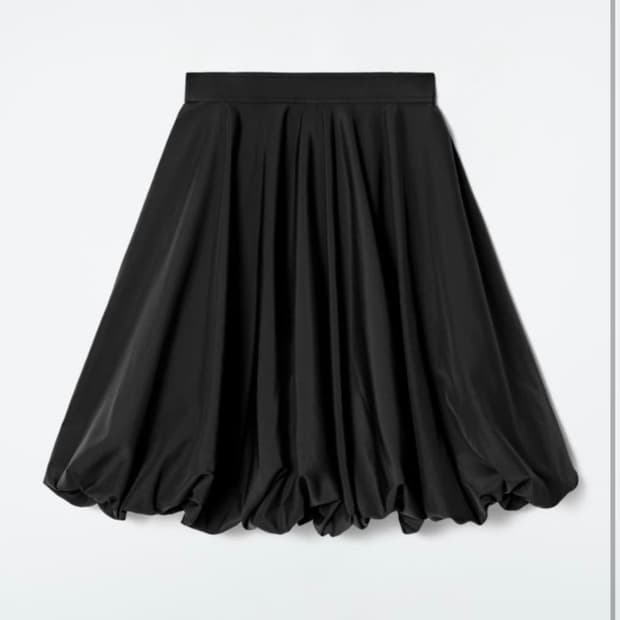 COS 벌룬 미디 스커트