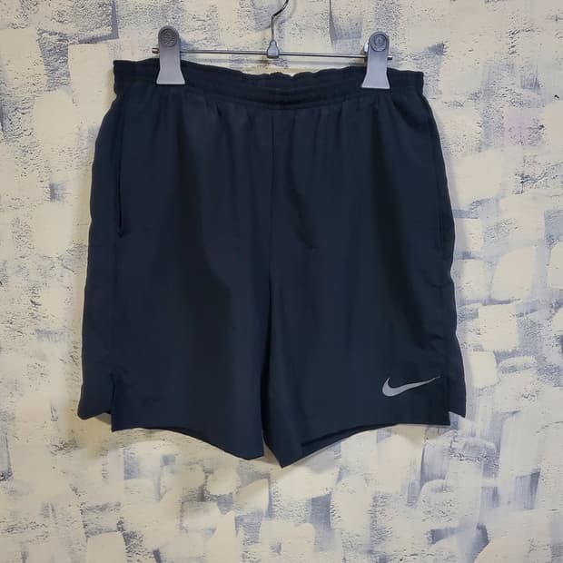 나이키 스우시 드라이핏 반바지 L
