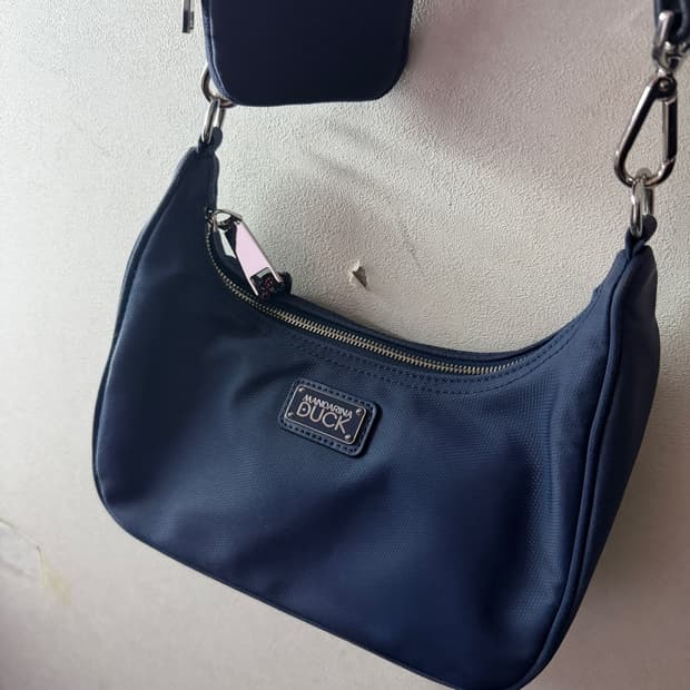 만다리나덕 숄더백 P10MYT12 나일론 네이비
