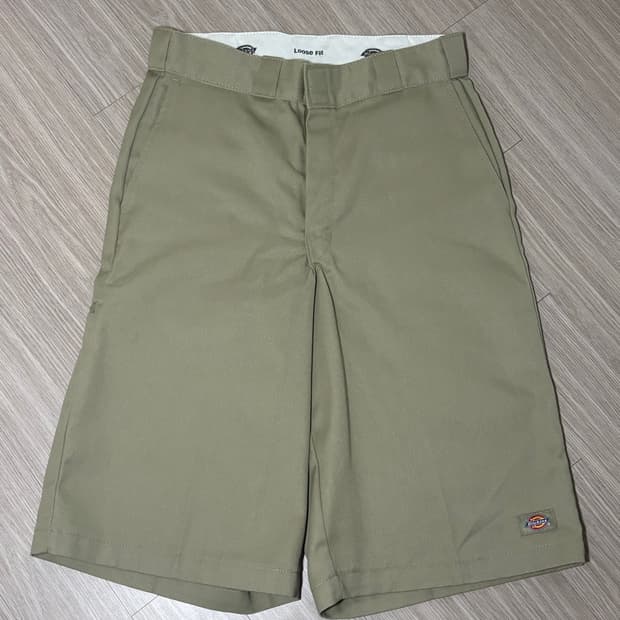 디키즈 루즈핏 버뮤다 카키 30