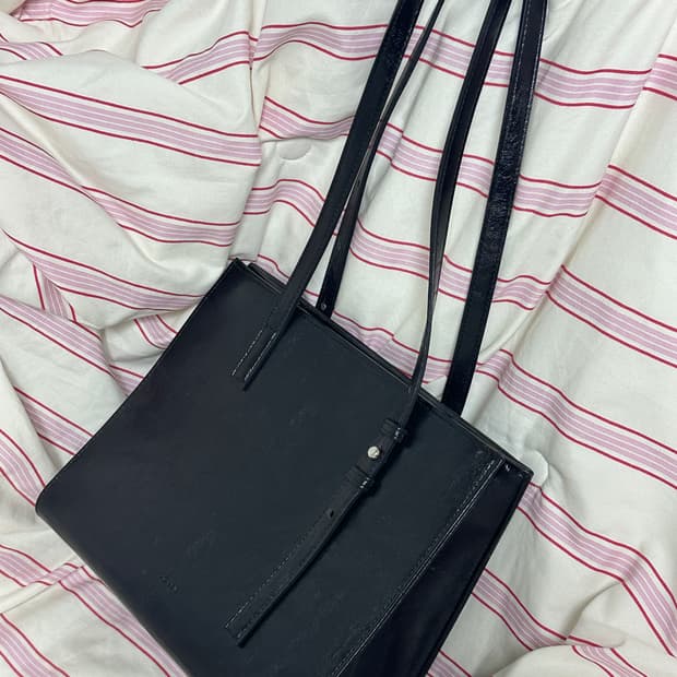 돈키 스퀘어 숄더백