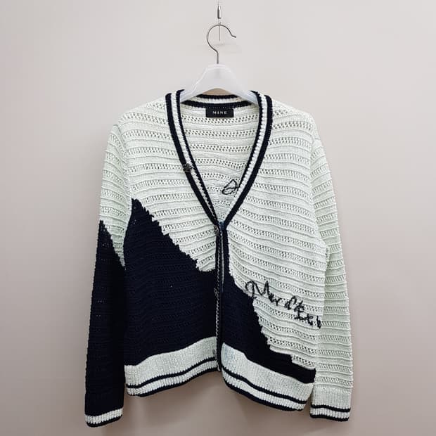 한섬 마인 2022 아트워크 브이넥 가디건 F사이즈