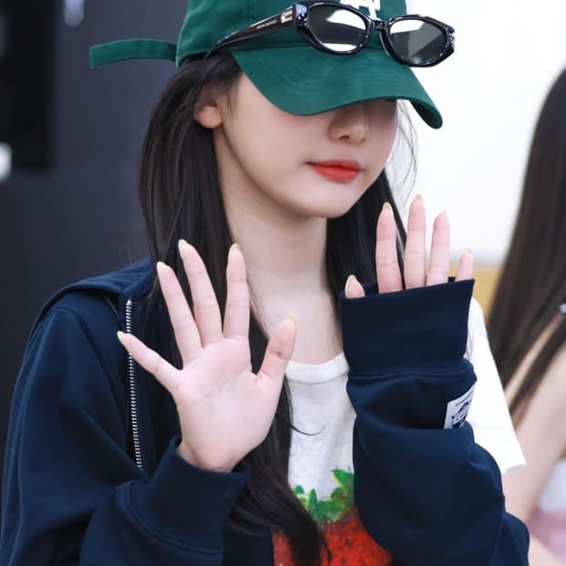 erer 닝닝 후드집업