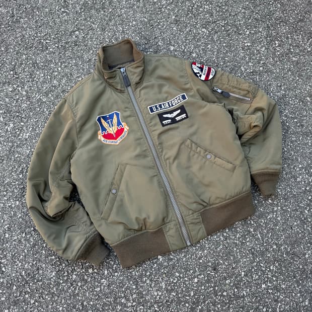 아비렉스 미국 공군 70주년 기념 MA-1 플라이트 자켓
